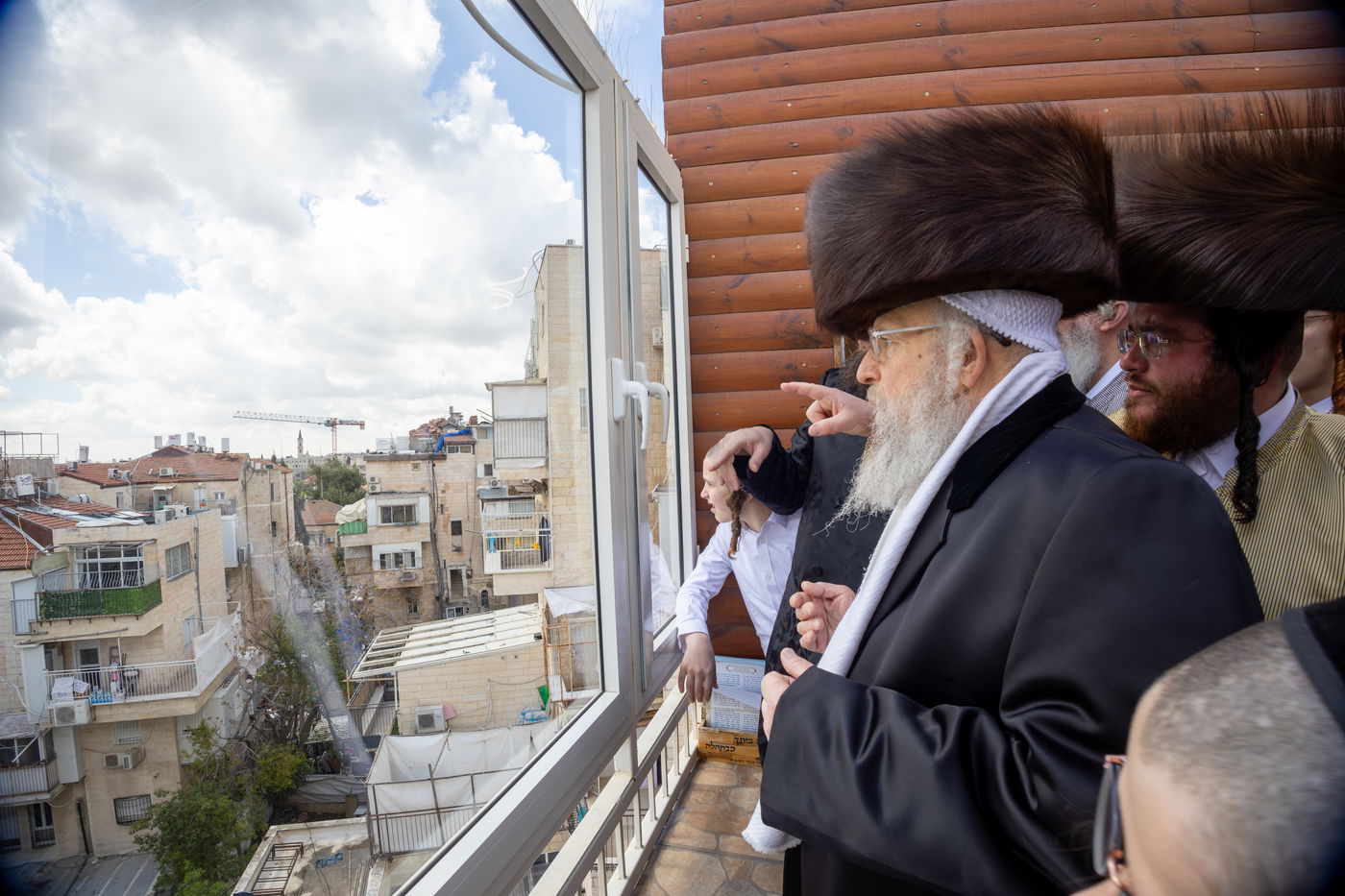 האדמו"ר מפינסק קרלין בברכת האילנות