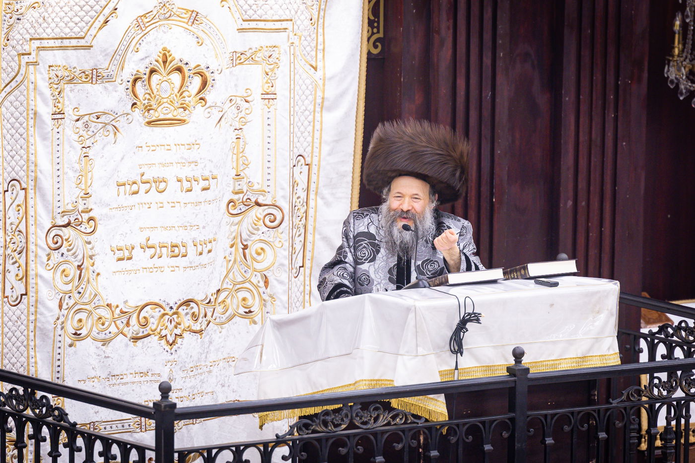 פסח בחצה"ק באבוב 45