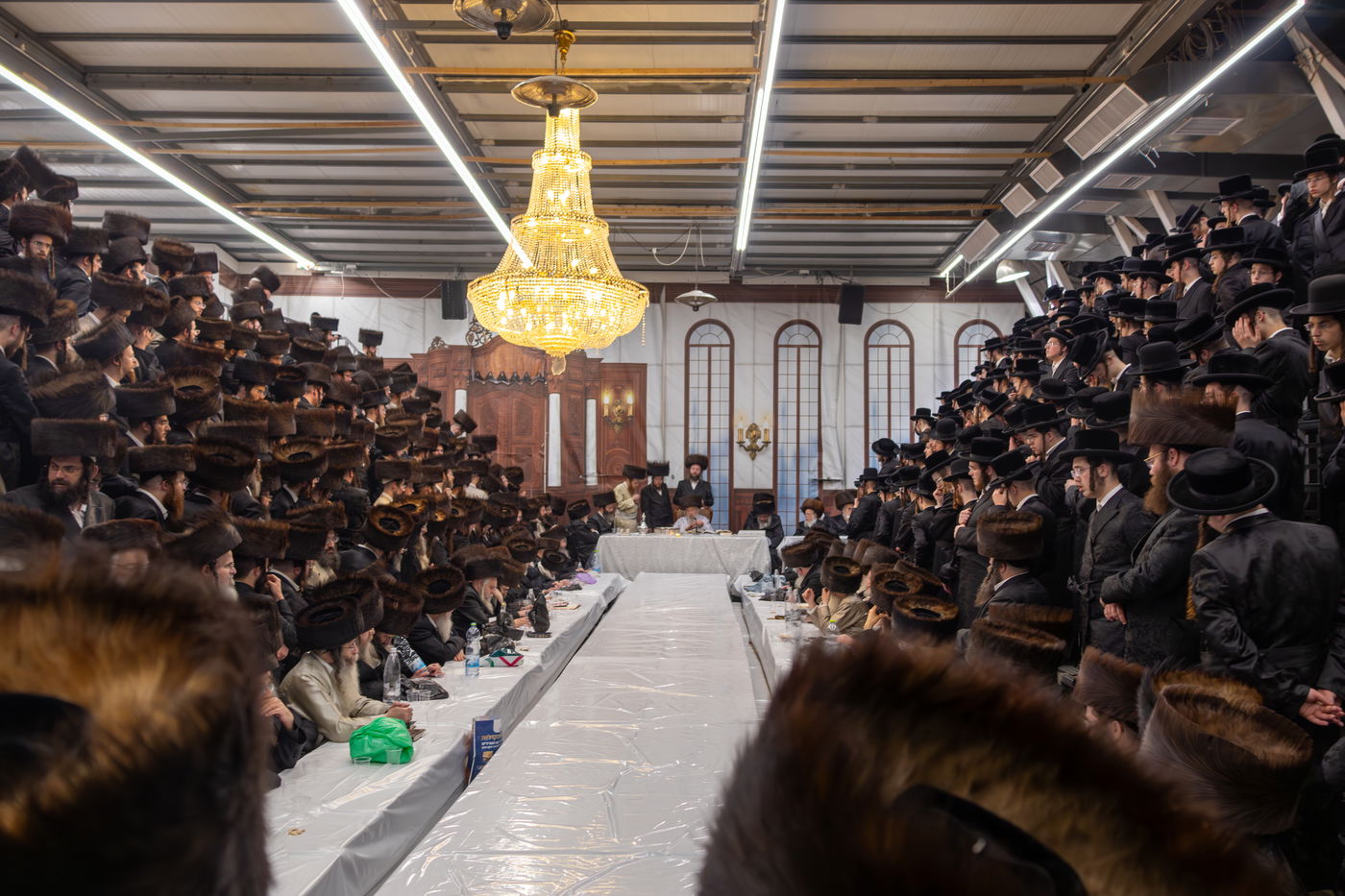 האדמו"ר מפינסק קרלין בטיש הילולת הרה"ק רבי אהרן הגדול מקרלין זי"ע