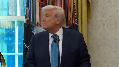 דונלד טראמפ בחדר הסגלגל