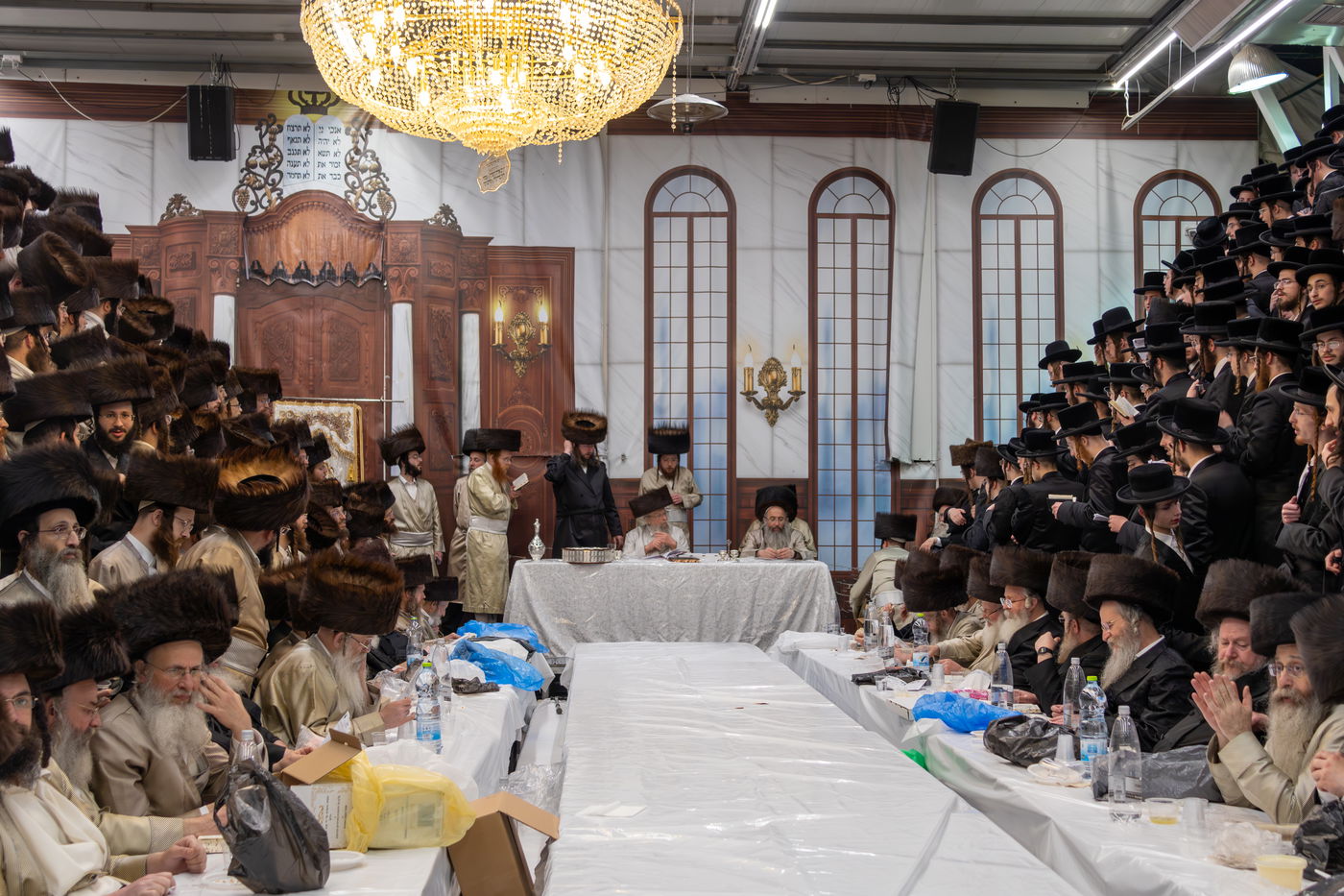 טיש נעילת החג בפינסק קרלין