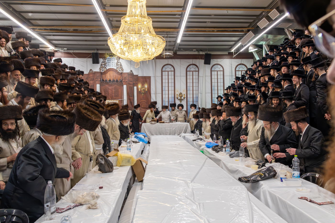 טיש נעילת החג בפינסק קרלין