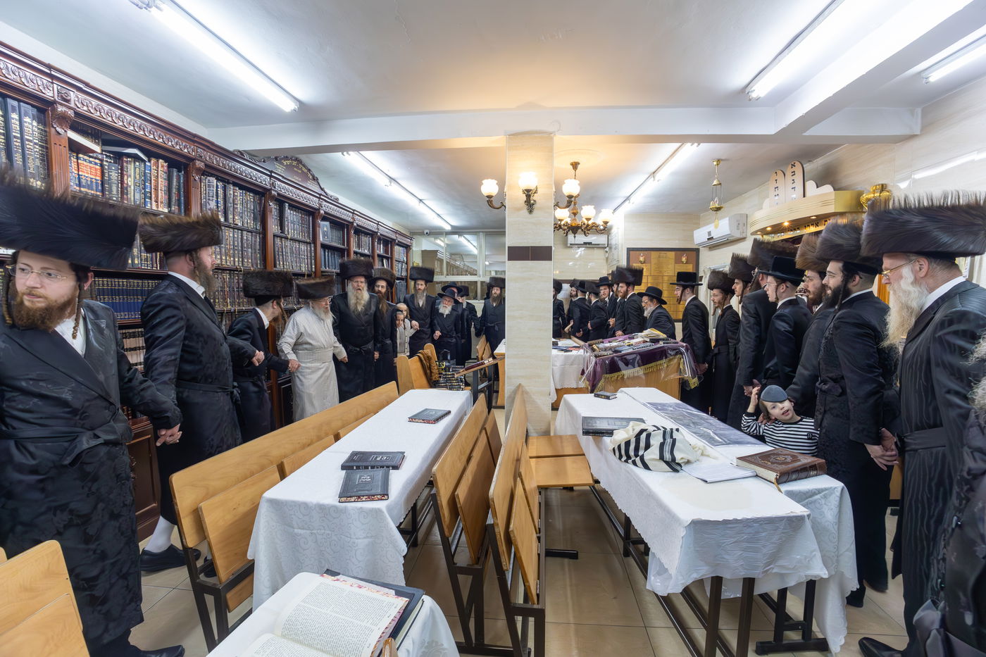 האדמו"ר מפינסק קרלין בביקור בבית מדרשו בבני ברק