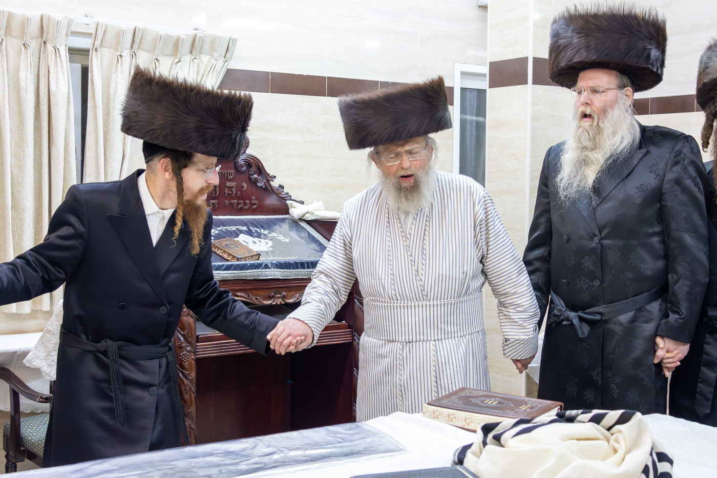 האדמו"ר מפינסק קרלין בביקור בבית מדרשו בבני ברק