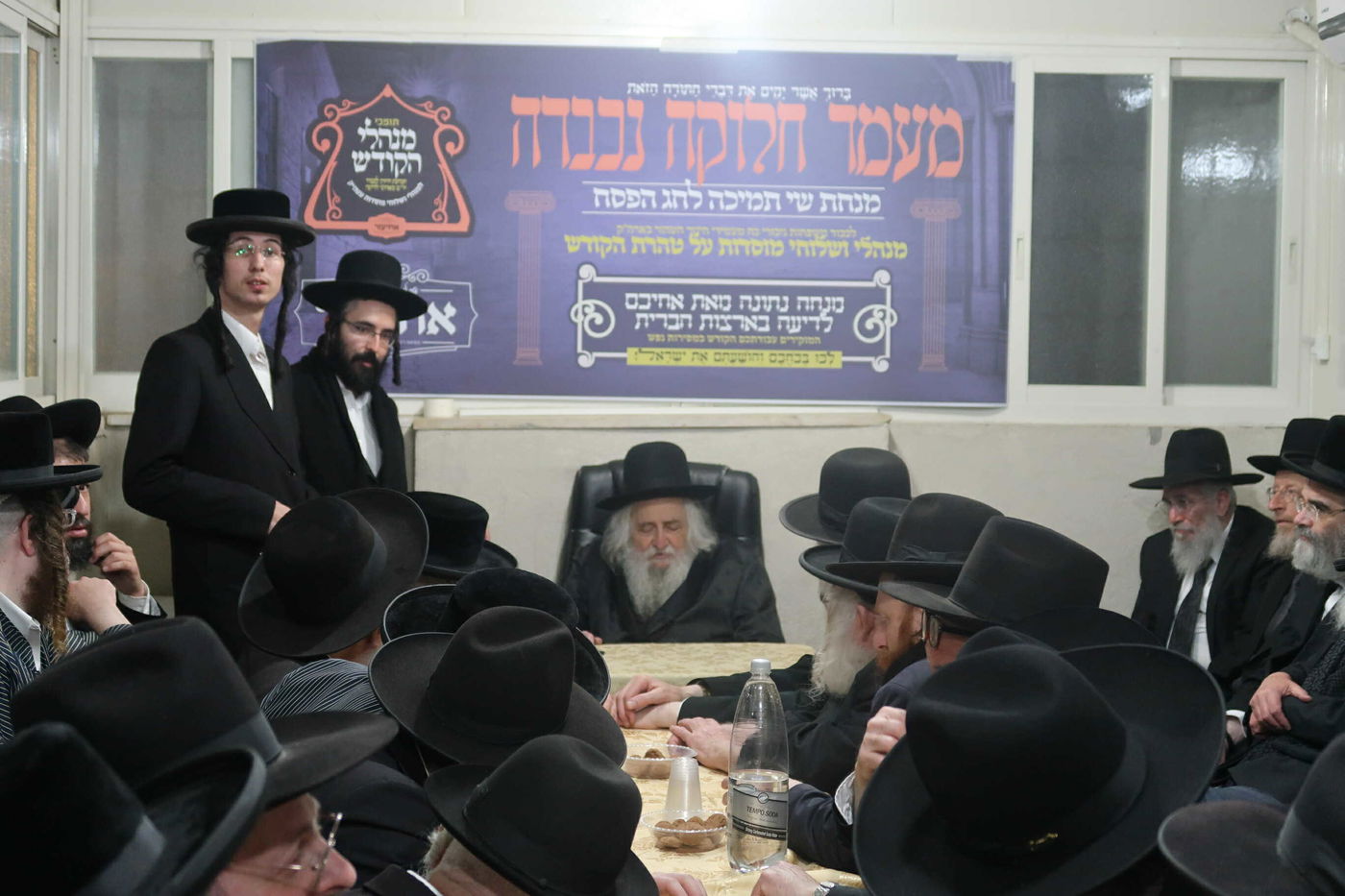 הגאון רבי יהושע דוד טורצ'ין בחלוקת מליוני שקלים