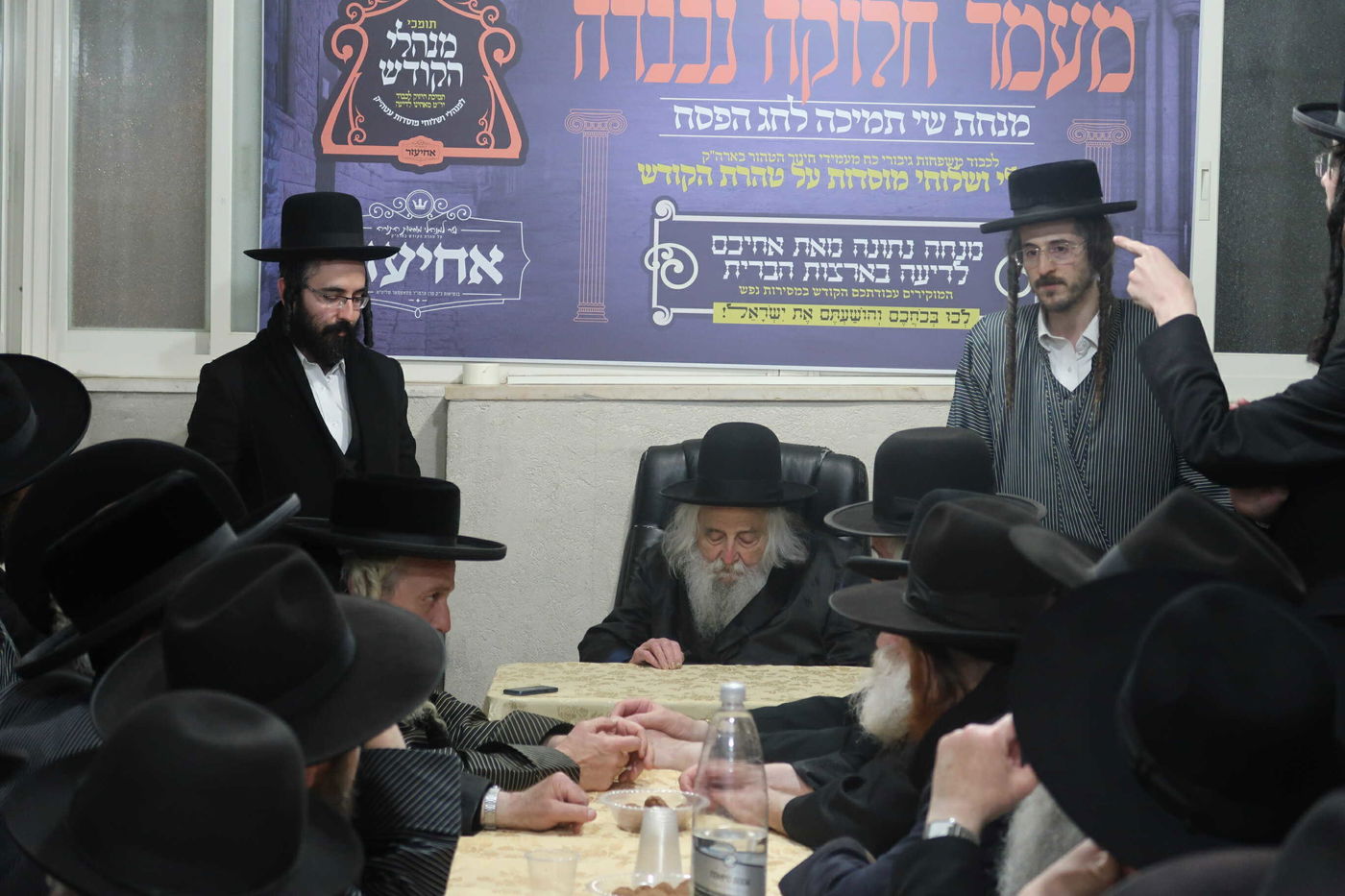 הגאון רבי יהושע דוד טורצ'ין בחלוקת מליוני שקלים