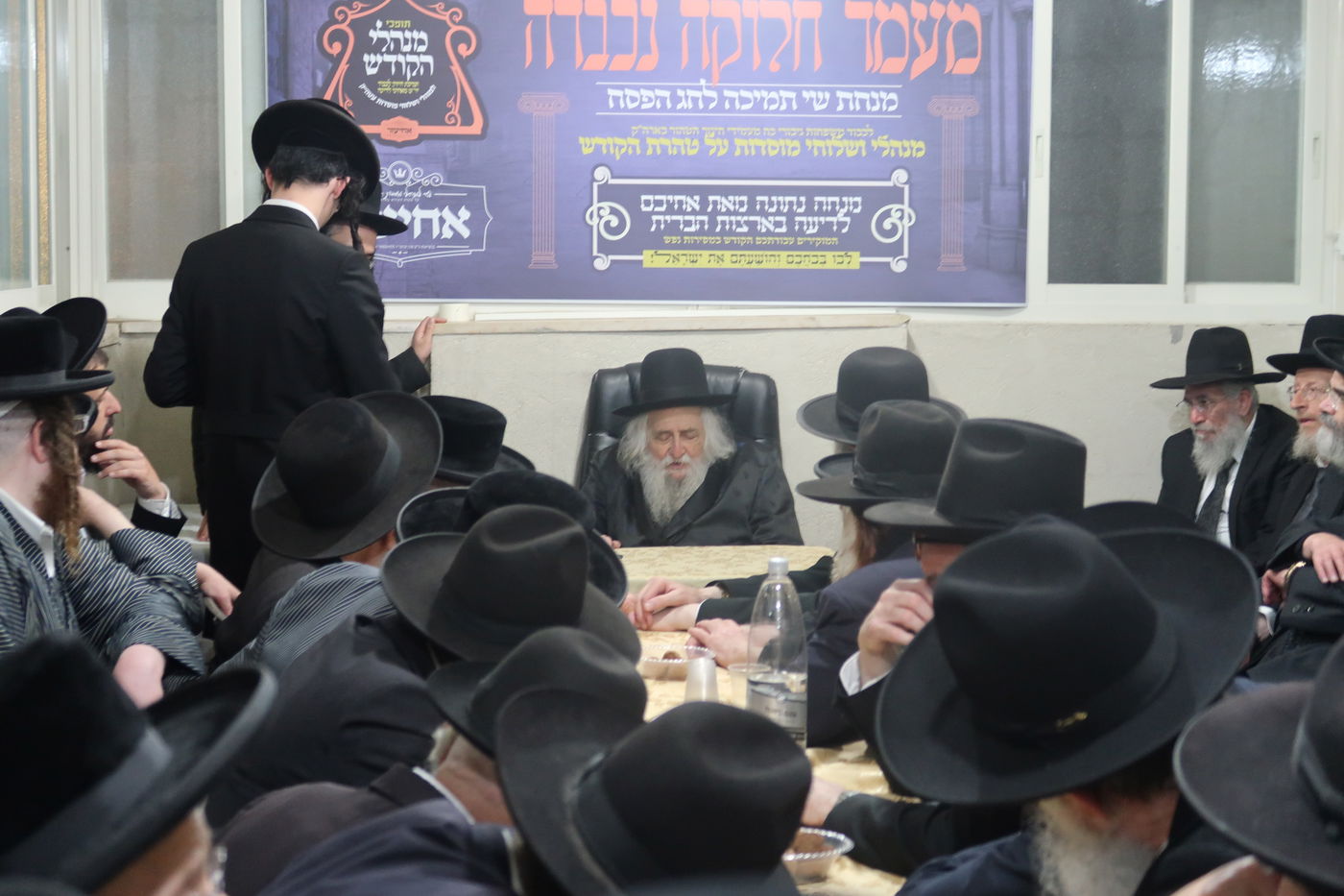 הגאון רבי יהושע דוד טורצ'ין בחלוקת מליוני שקלים