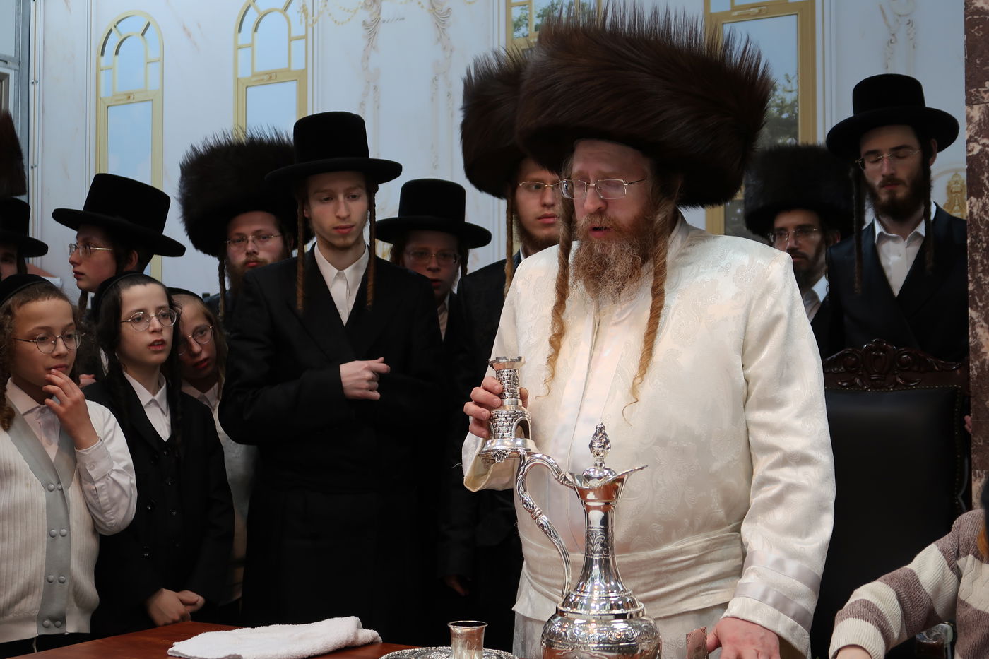 חג הפסח בחצה"ק שומרי אמונים