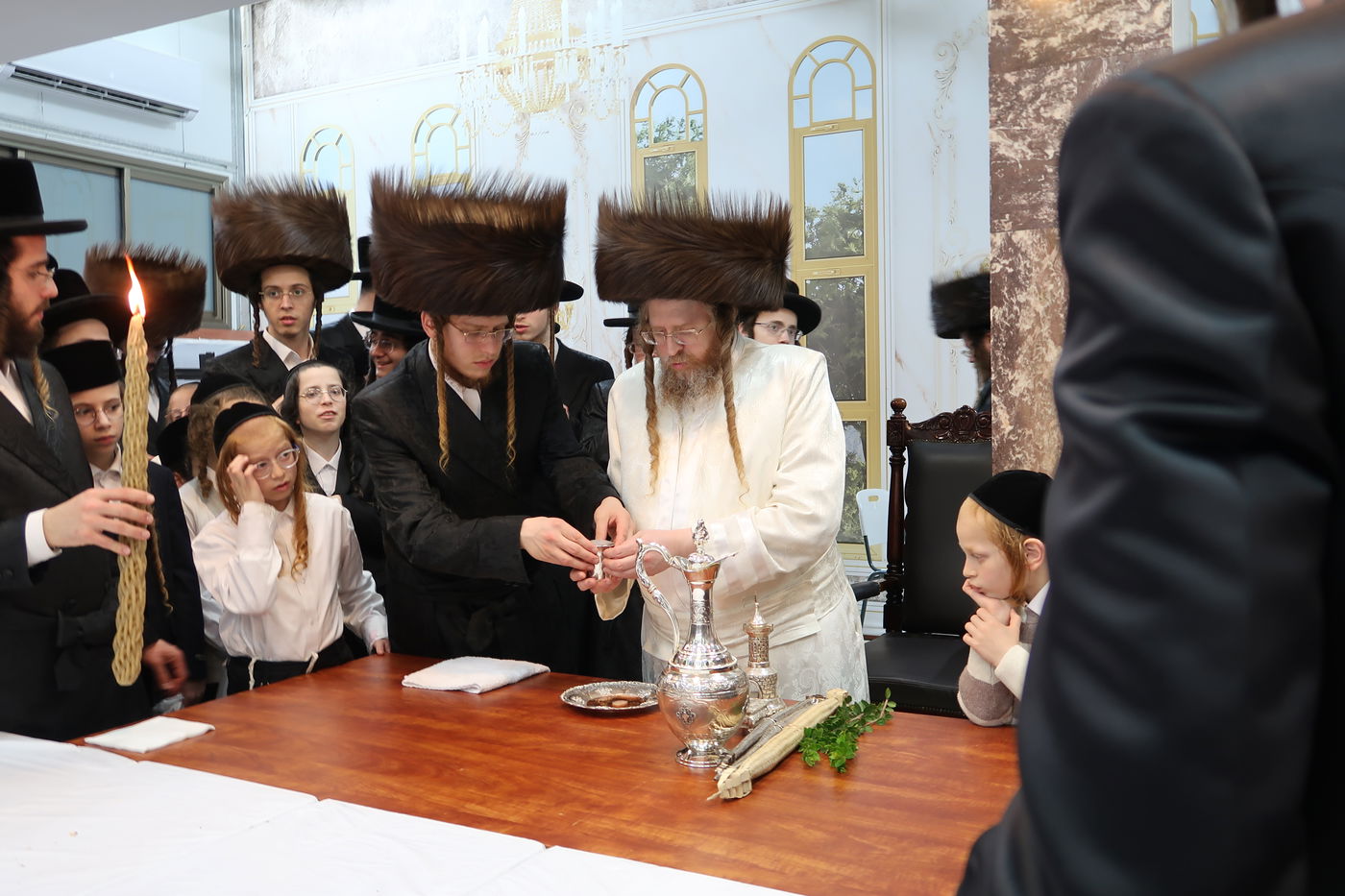 חג הפסח בחצה"ק שומרי אמונים