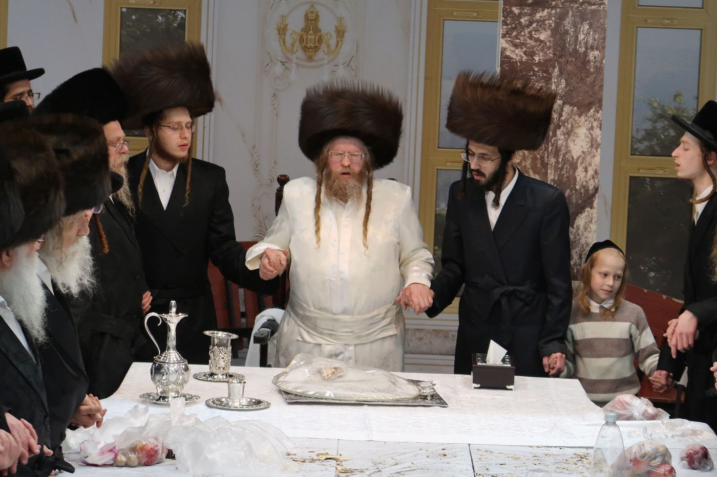 חג הפסח בחצה"ק שומרי אמונים