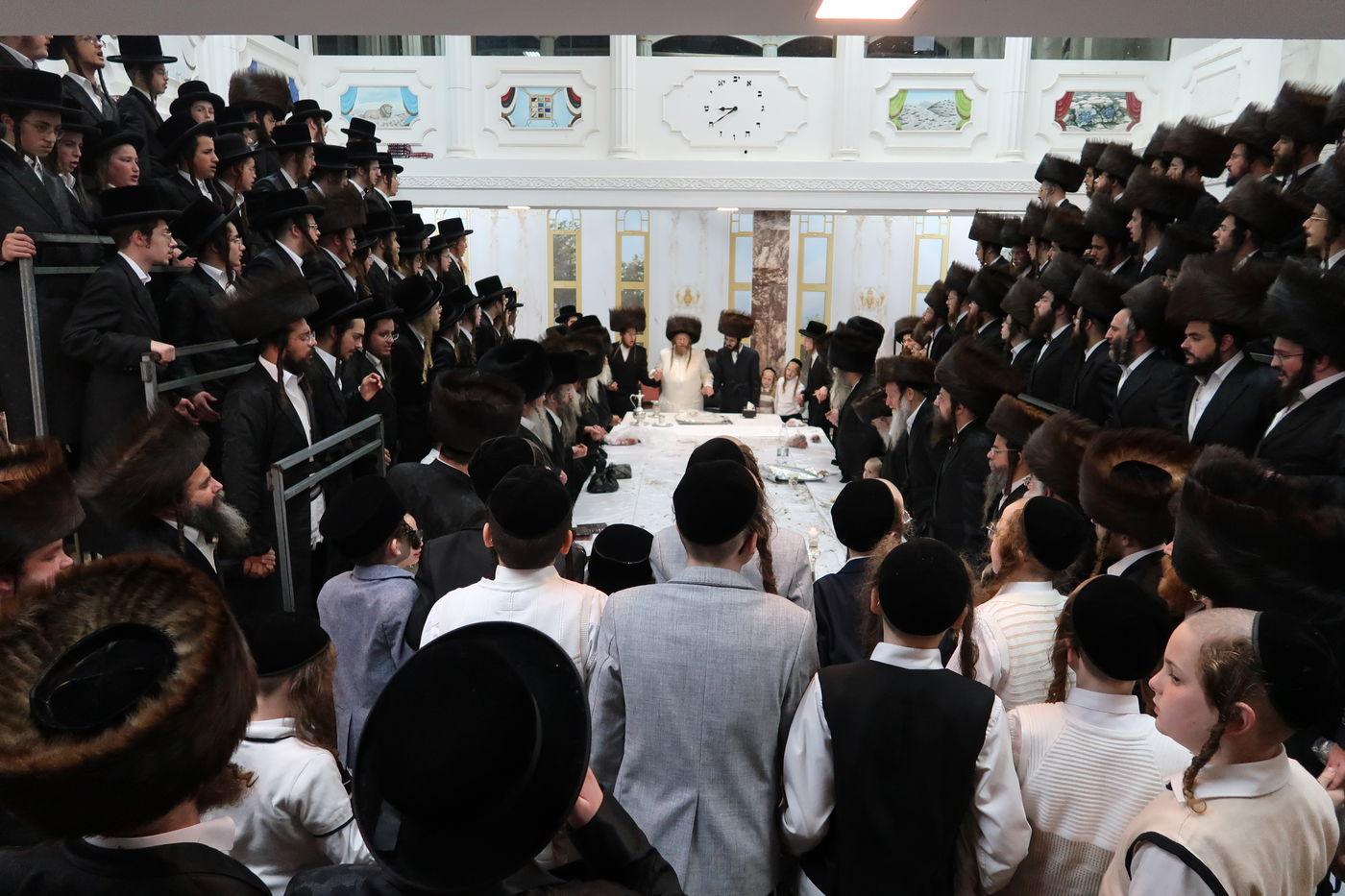 חג הפסח בחצה"ק שומרי אמונים