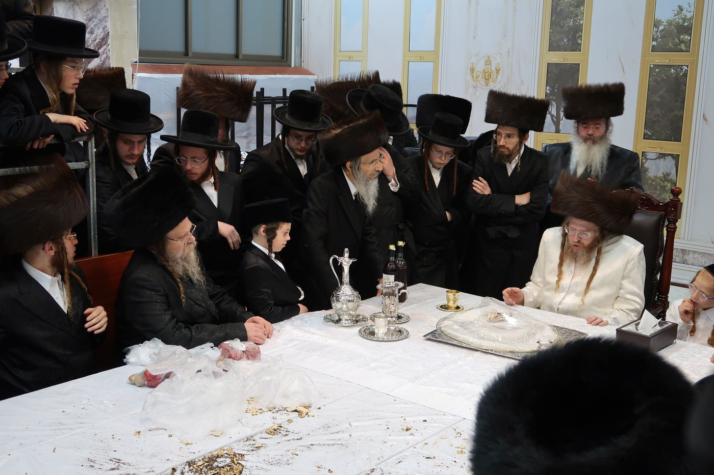 חג הפסח בחצה"ק שומרי אמונים