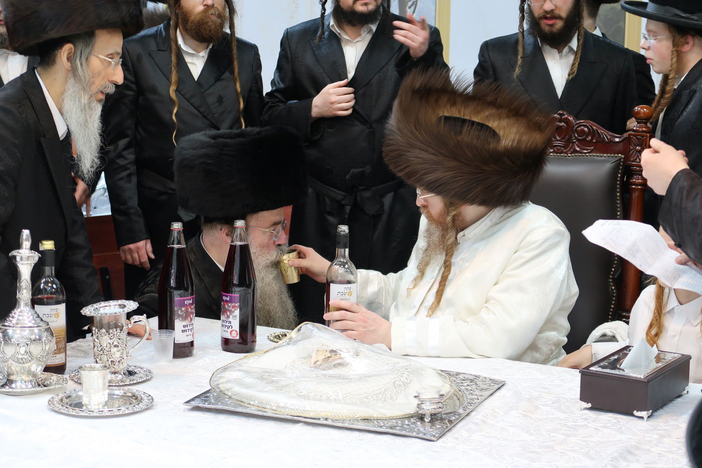 חג הפסח בחצה"ק שומרי אמונים