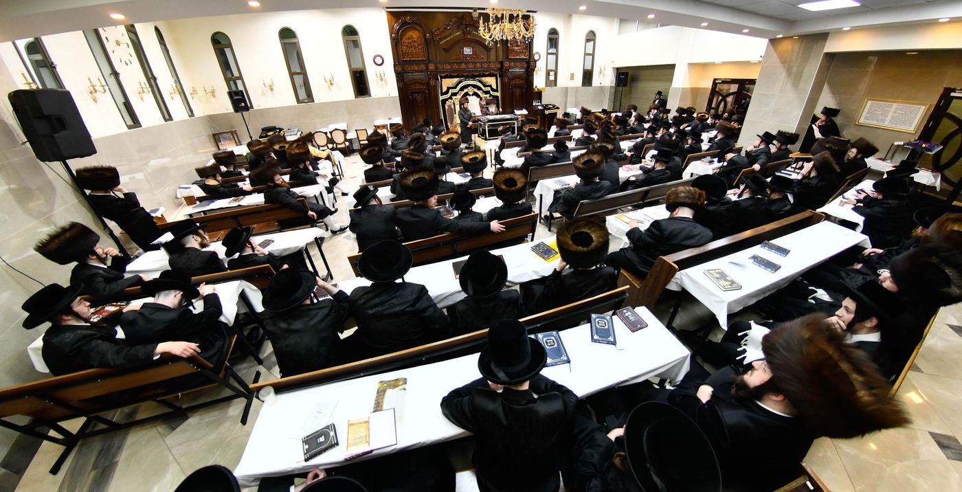 האדמו"ר מקרעטשניף י-ם בחוה"מ פסח