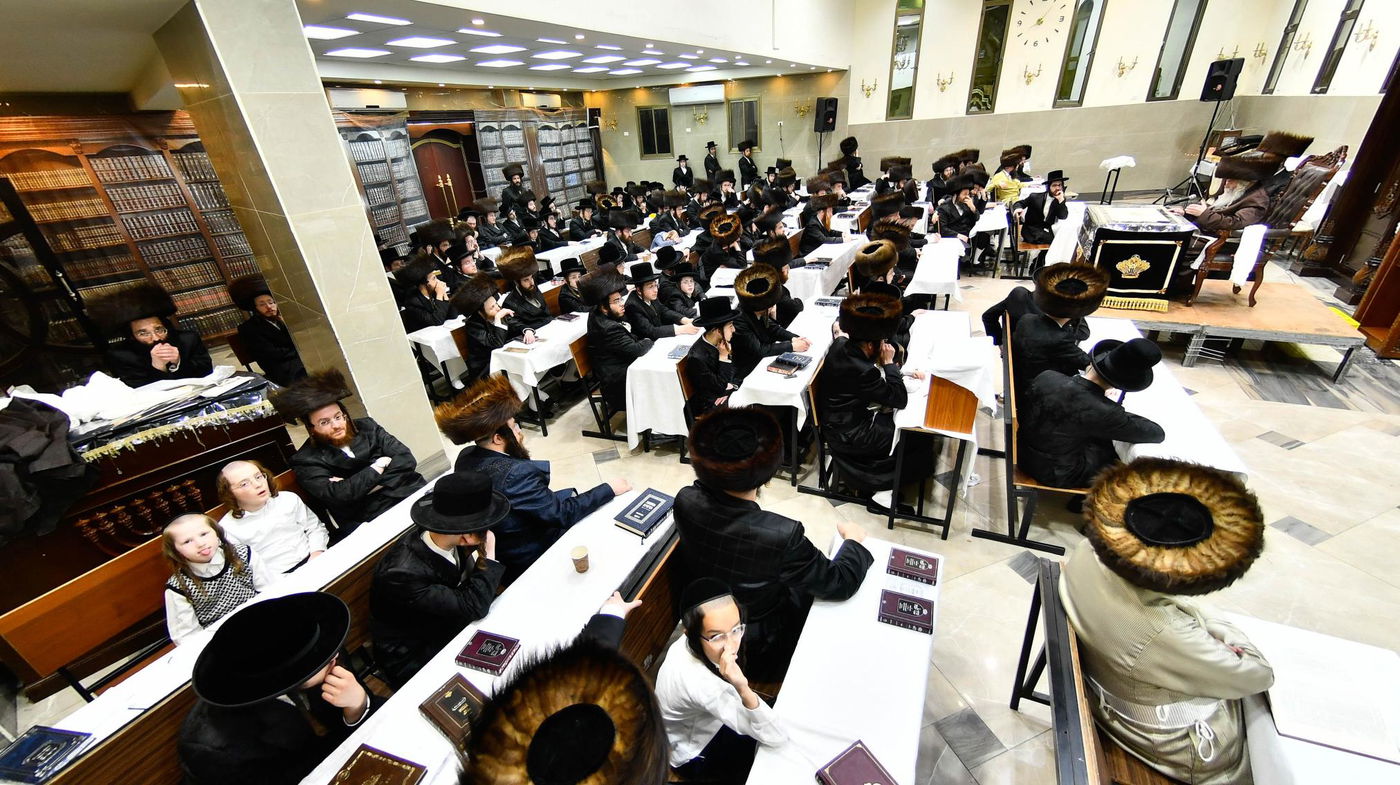 האדמו"ר מקרעטשניף י-ם בחוה"מ פסח