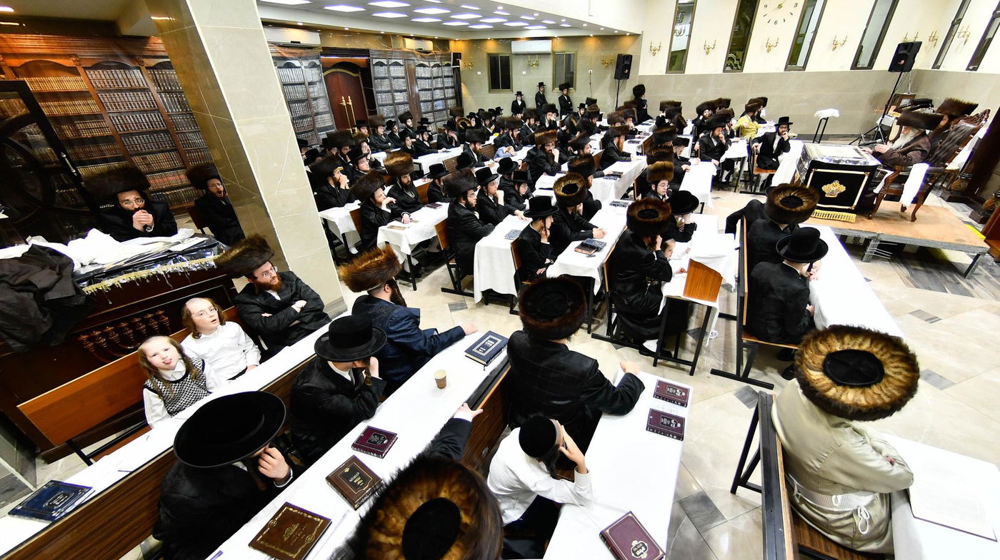 האדמו"ר מקרעטשניף י-ם בחוה"מ פסח