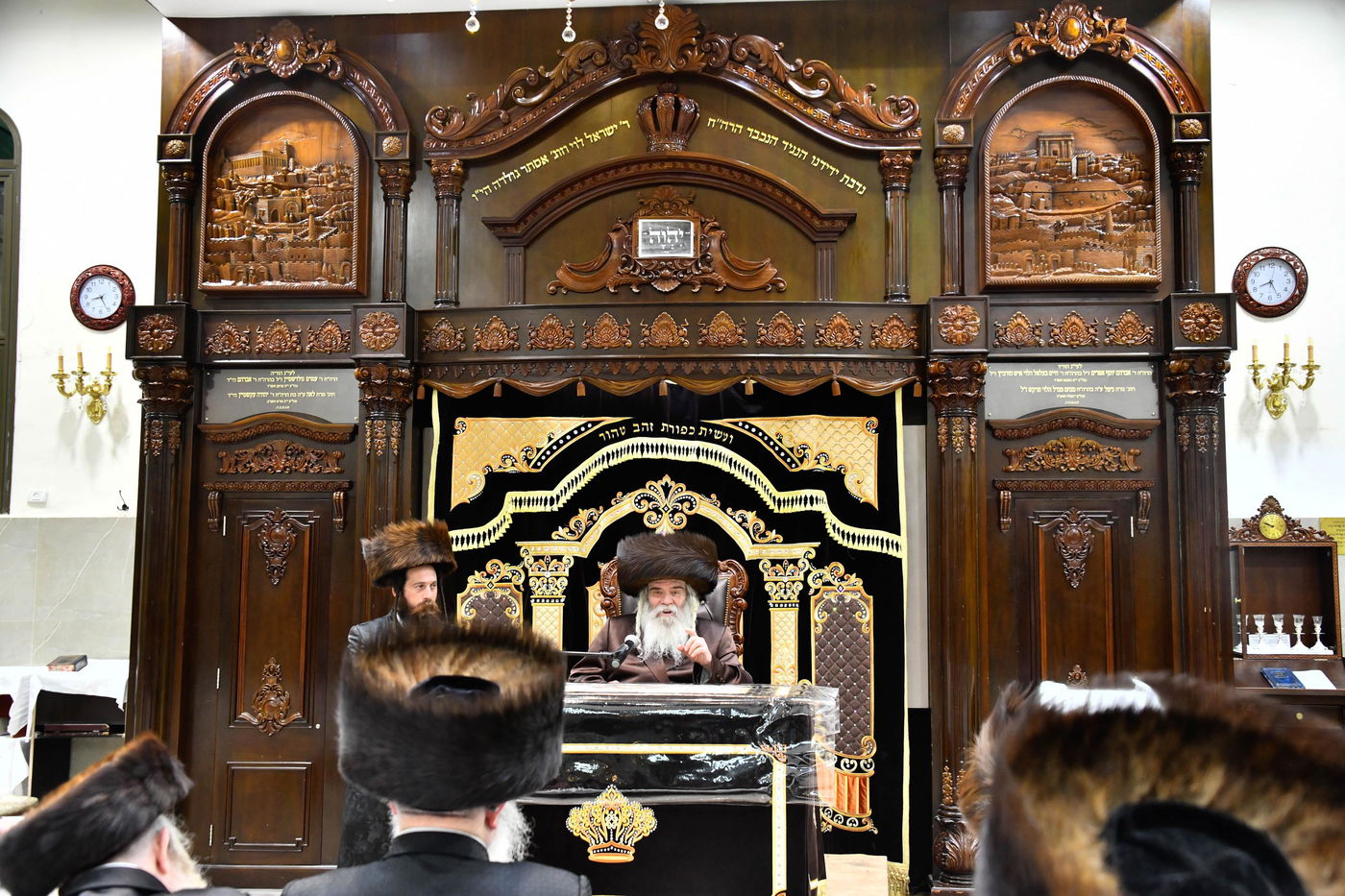 האדמו"ר מקרעטשניף י-ם בחוה"מ פסח