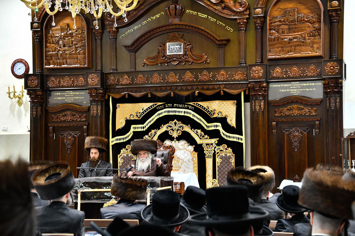 האדמו"ר מקרעטשניף י-ם בחוה"מ פסח