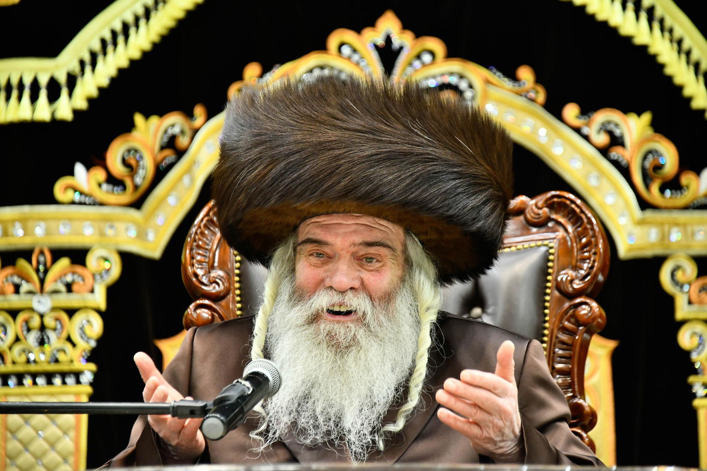 האדמו"ר מקרעטשניף י-ם בחוה"מ פסח