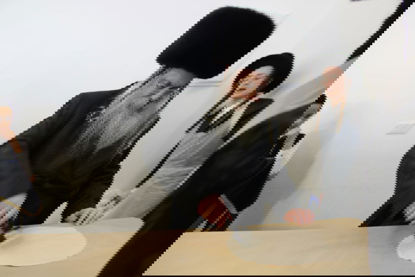 האדמו"ר מטולנא באפיית מצות מצווה