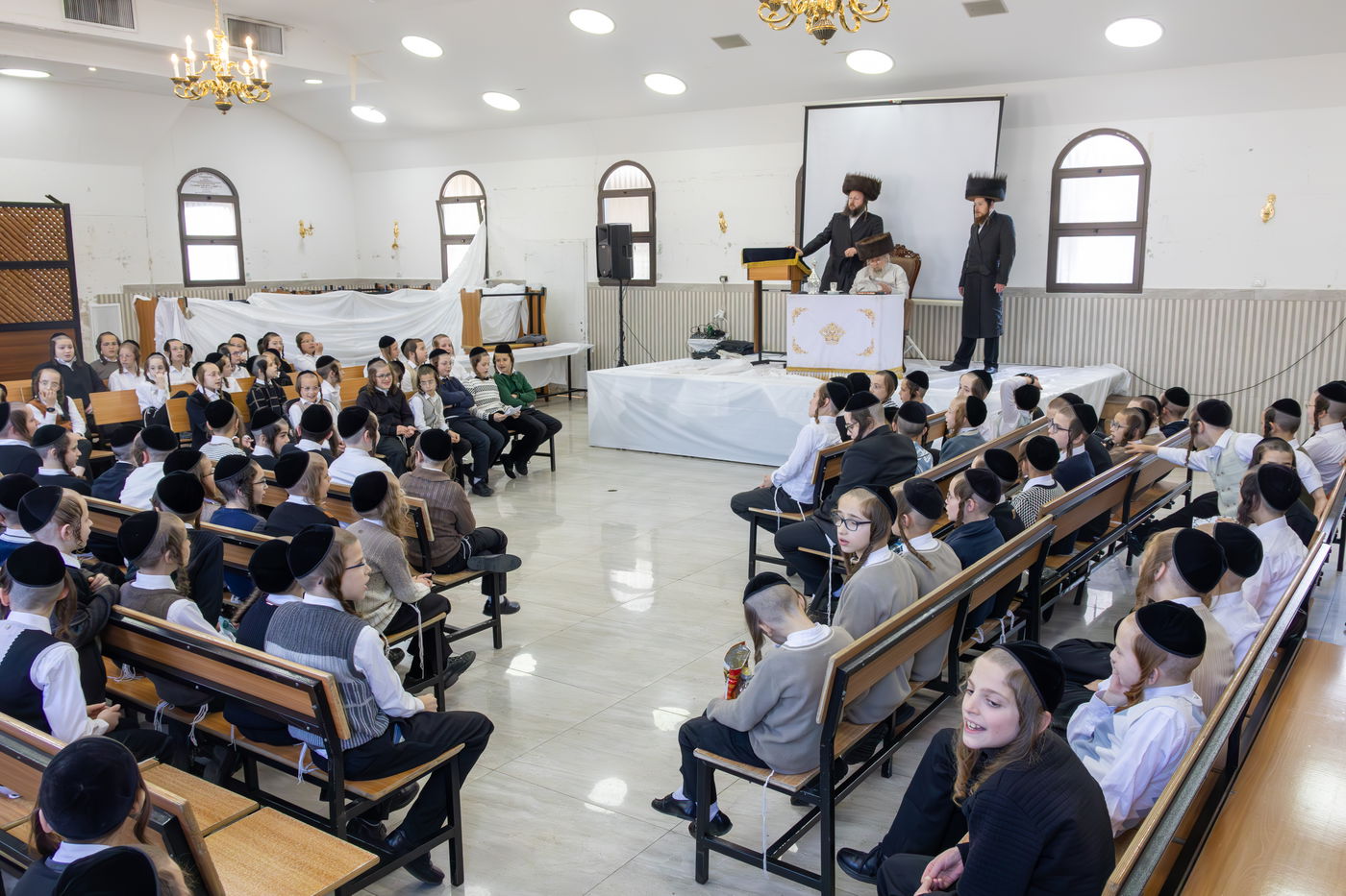 כינוס ילדי פינסק קרלין במהלך החג