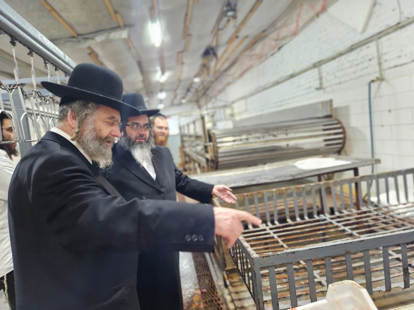 הרב יעקב גאן בהכשרת המטבחים לקראת פסח