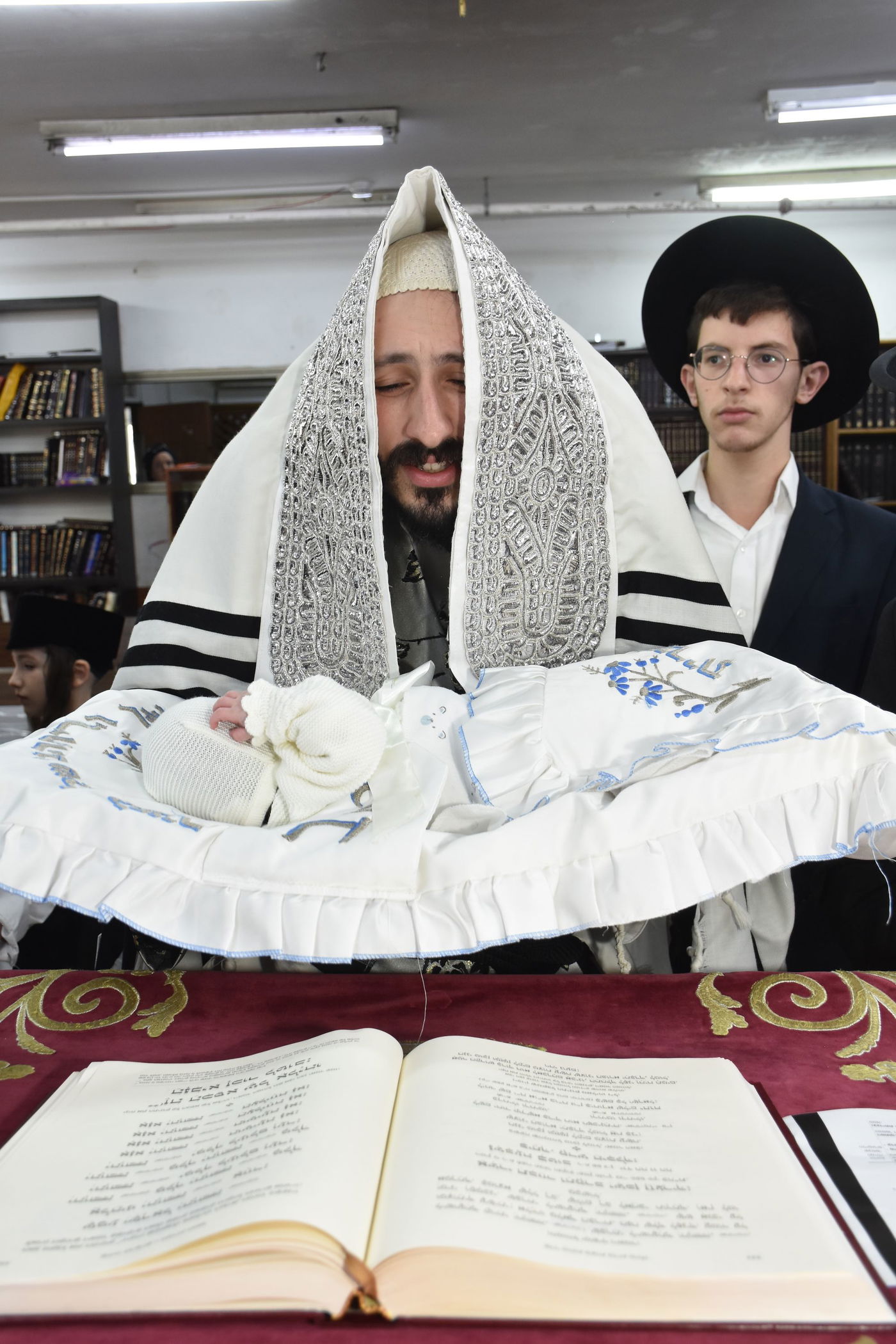 שמחת הברית לבן האדמו"ר ממבקשי השם