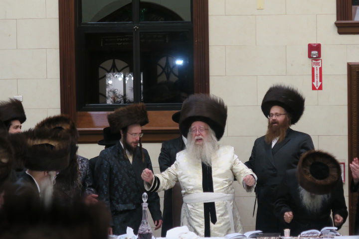 חג הפסח בחצה"ק ניקלשבורג