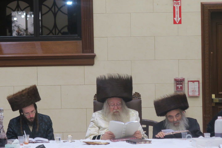 חג הפסח בחצה"ק ניקלשבורג