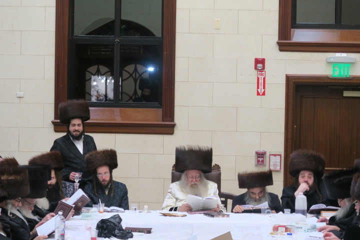 חג הפסח בחצה"ק ניקלשבורג