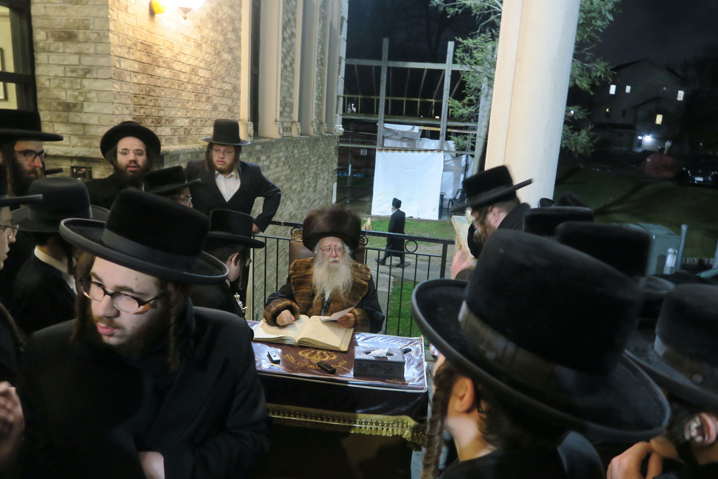 חג הפסח בחצה"ק ניקלשבורג