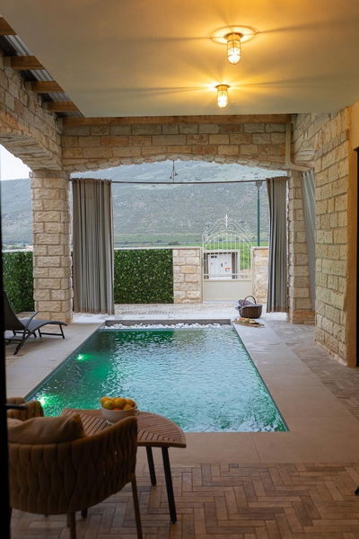 נינה של שלווה ויוקרה המציעה חוויית נופש בלתי נשכחת לזוגות, משפחות וקבוצות