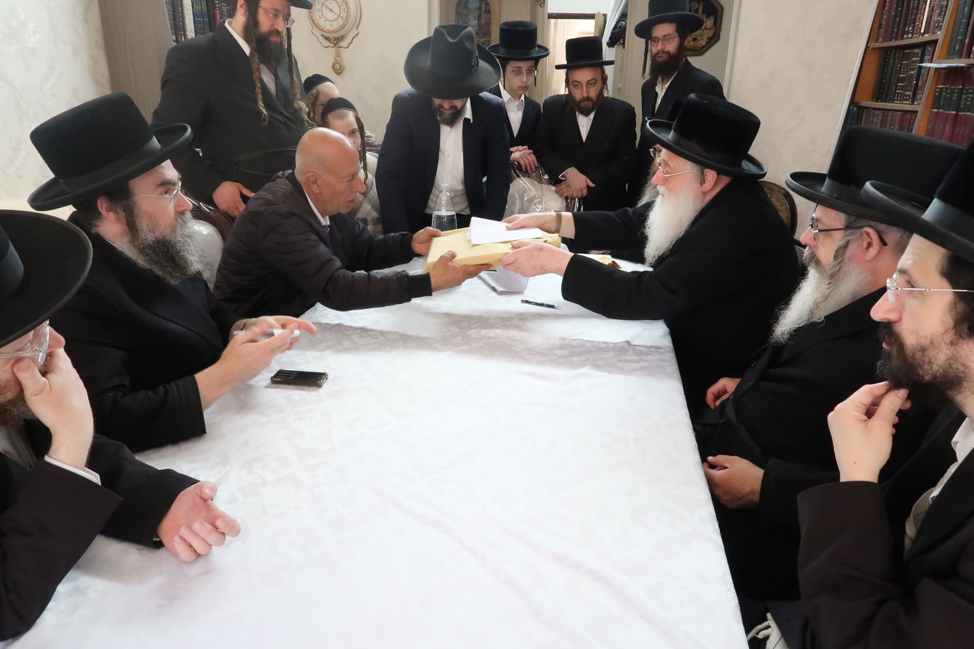 חג הפסח בחצה"ק סערט ויז'ניץ