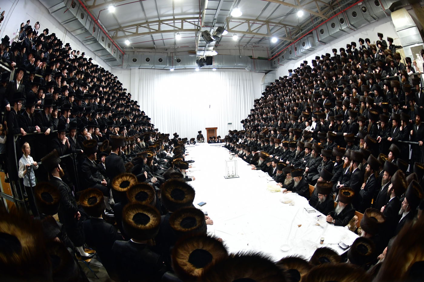 חג הפסח בחצה"ק סערט ויז'ניץ