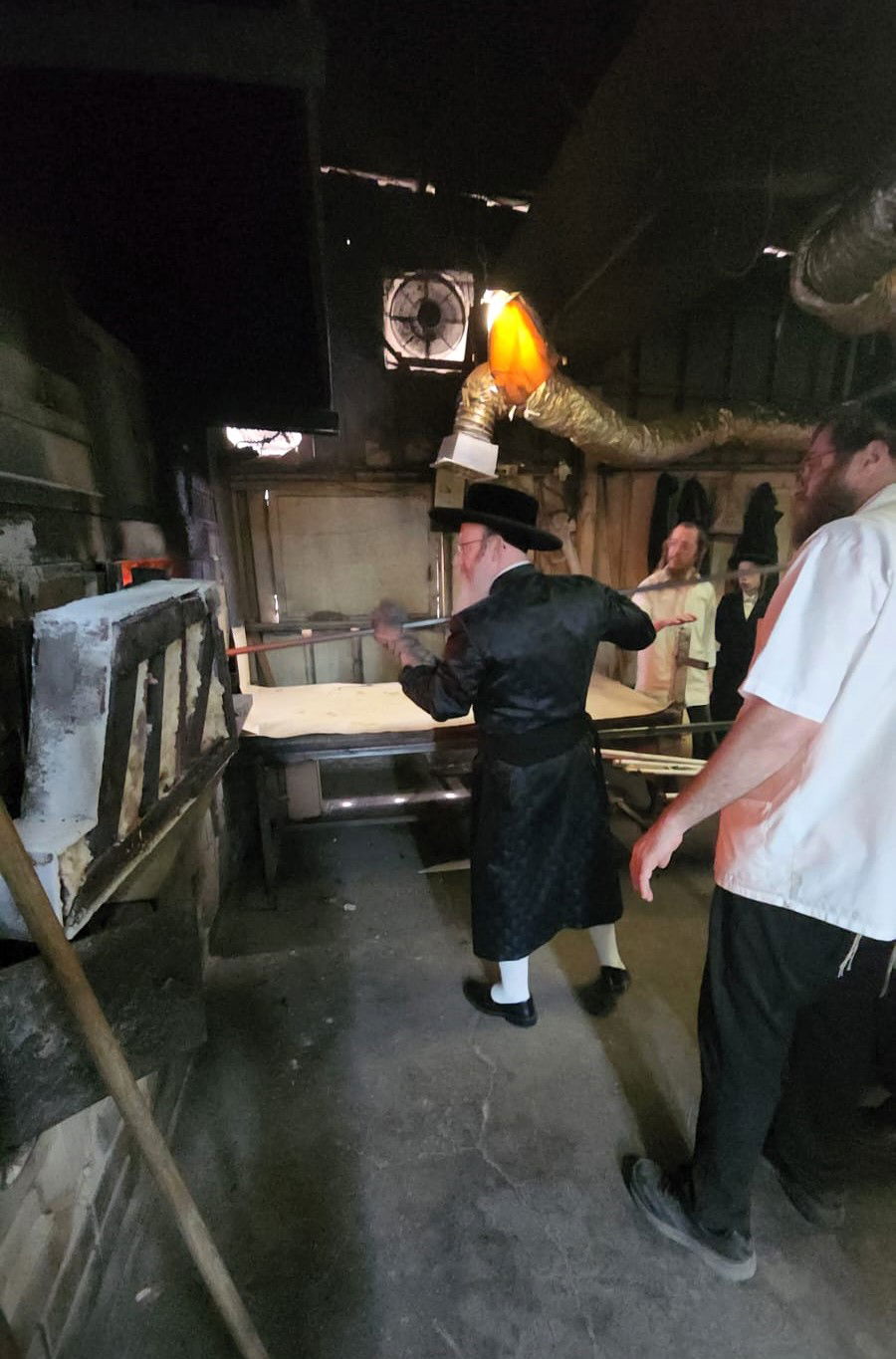 חג הפסח בחצה"ק קרעטשניף קריית גת 