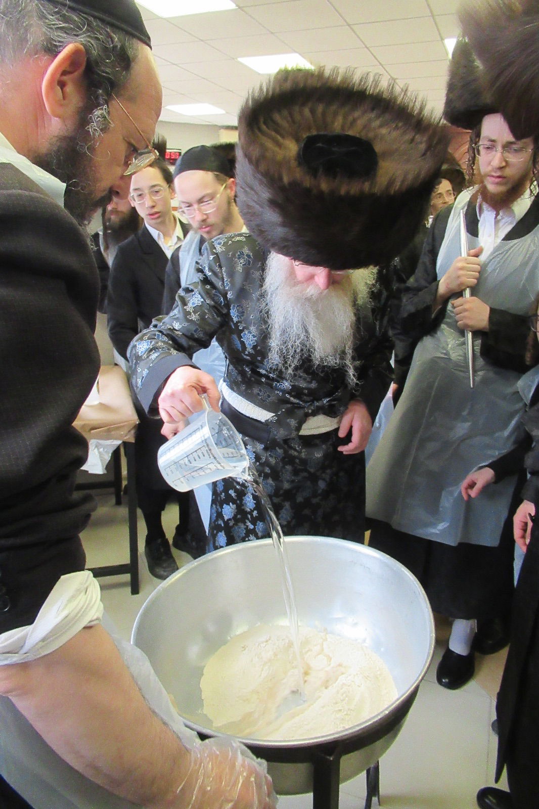 חג הפסח בחצה"ק קרעטשניף קריית גת 