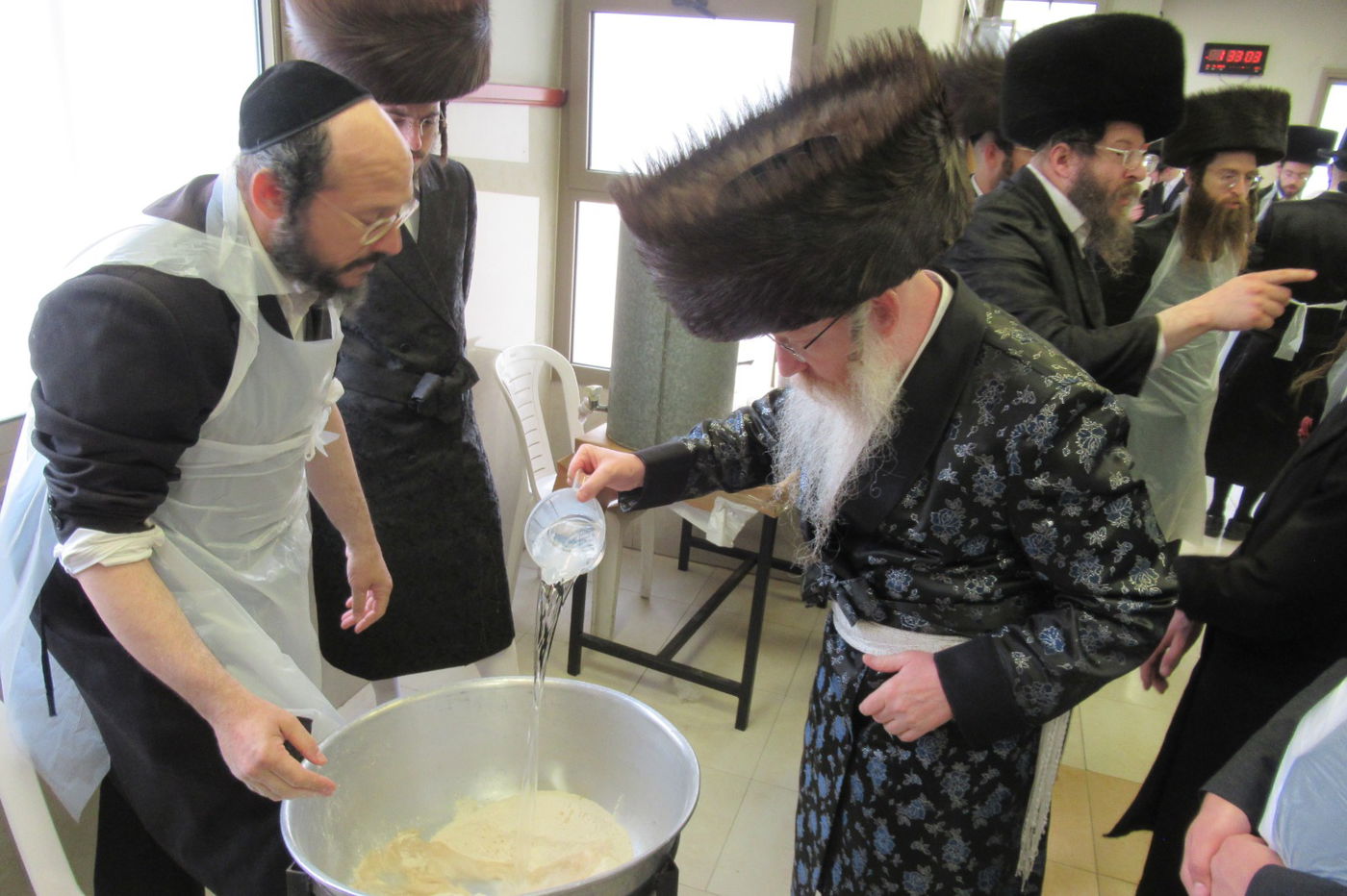 חג הפסח בחצה"ק קרעטשניף קריית גת 