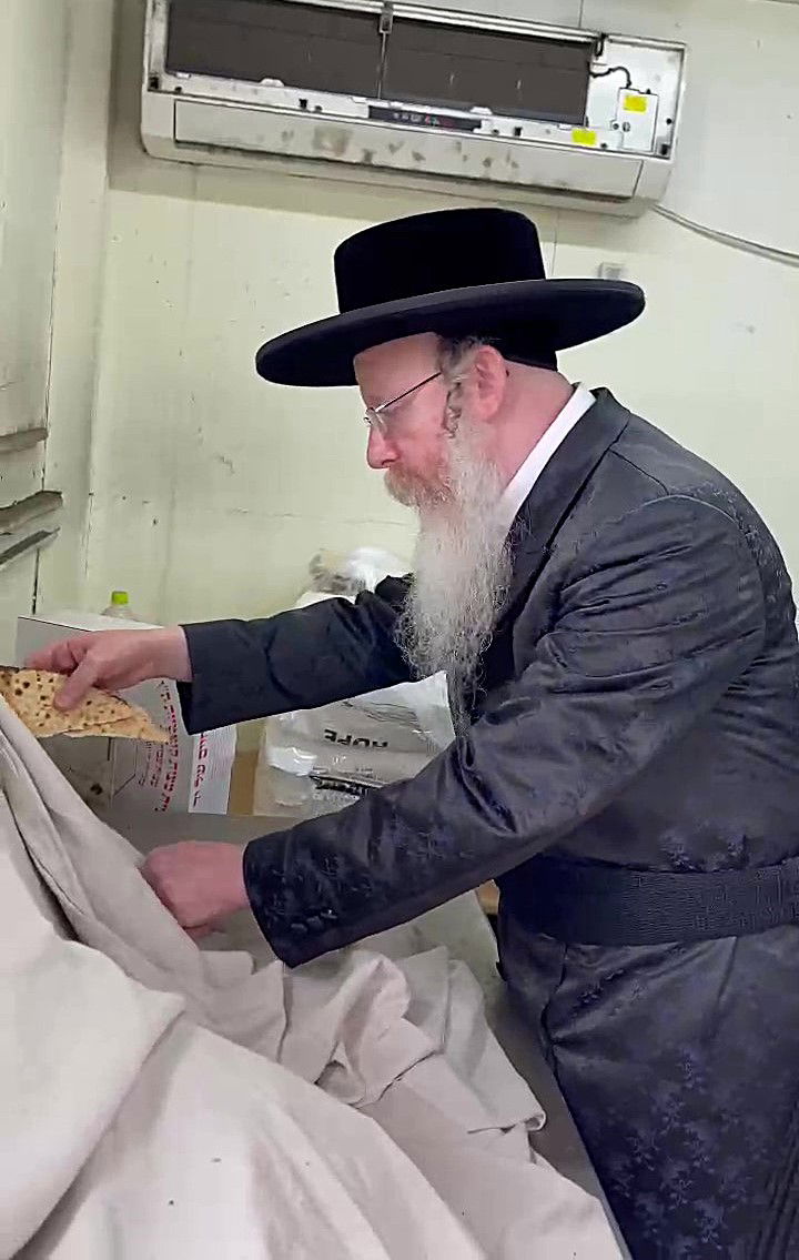 חג הפסח בחצה"ק קרעטשניף קריית גת 