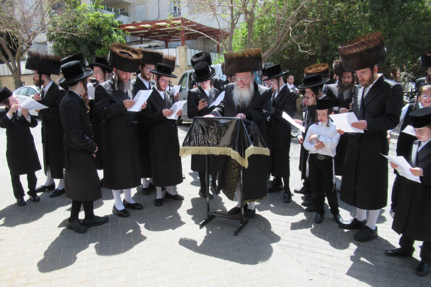 חג הפסח בחצה"ק קרעטשניף קריית גת 