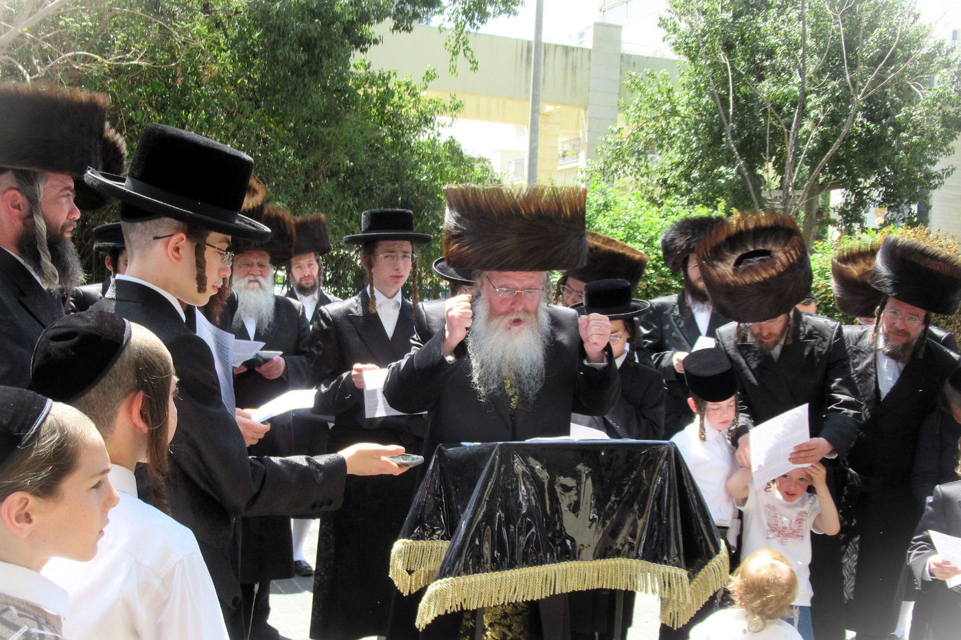 חג הפסח בחצה"ק קרעטשניף קריית גת 