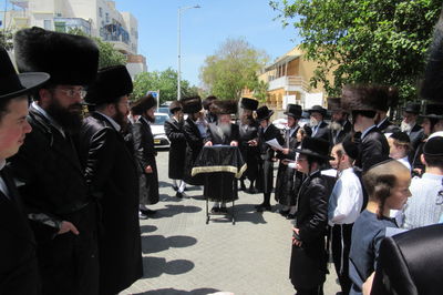 חג הפסח בחצה"ק קרעטשניף קריית גת 