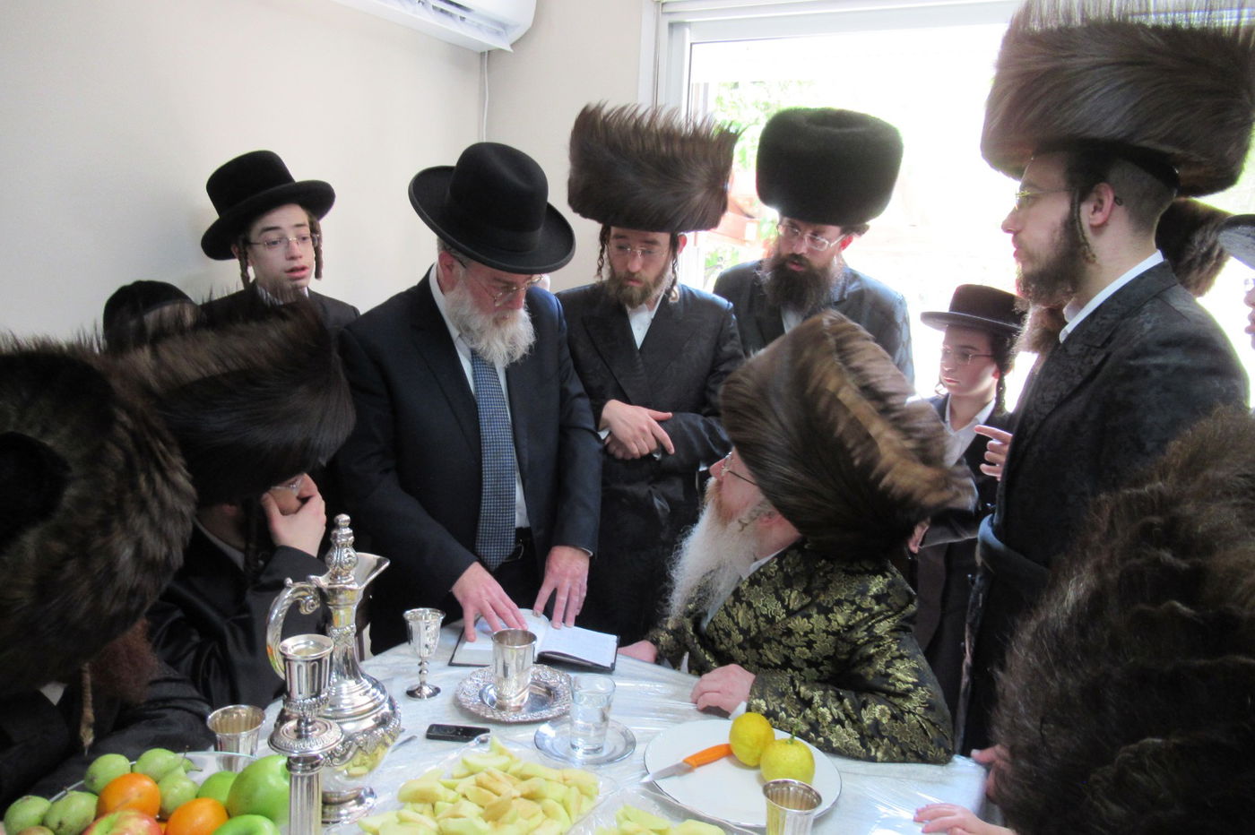 חג הפסח בחצה"ק קרעטשניף קריית גת 