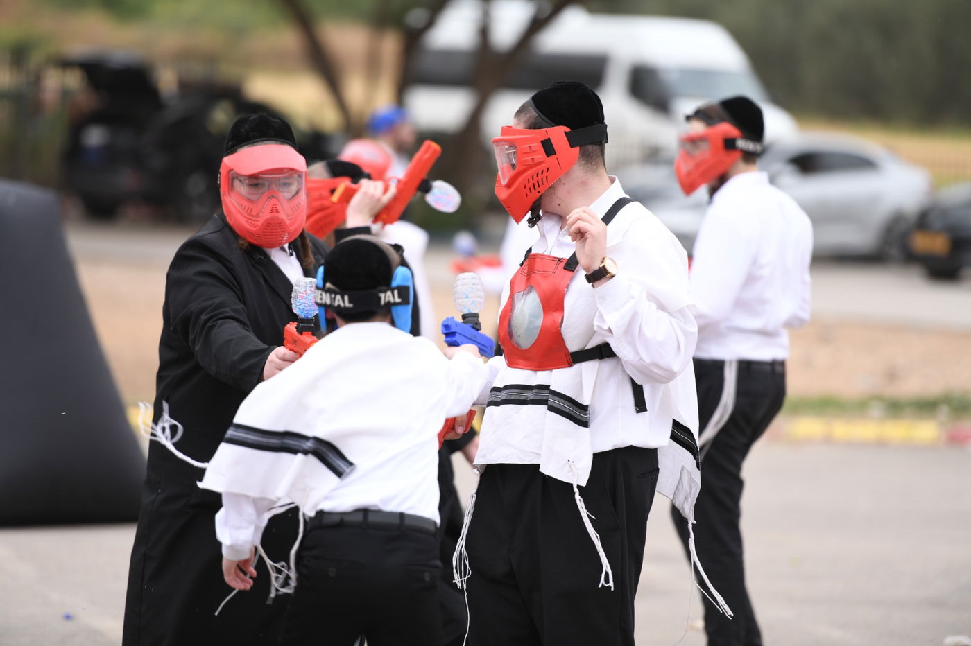 הטיול של הבחורים החסידיים בביתר עילית