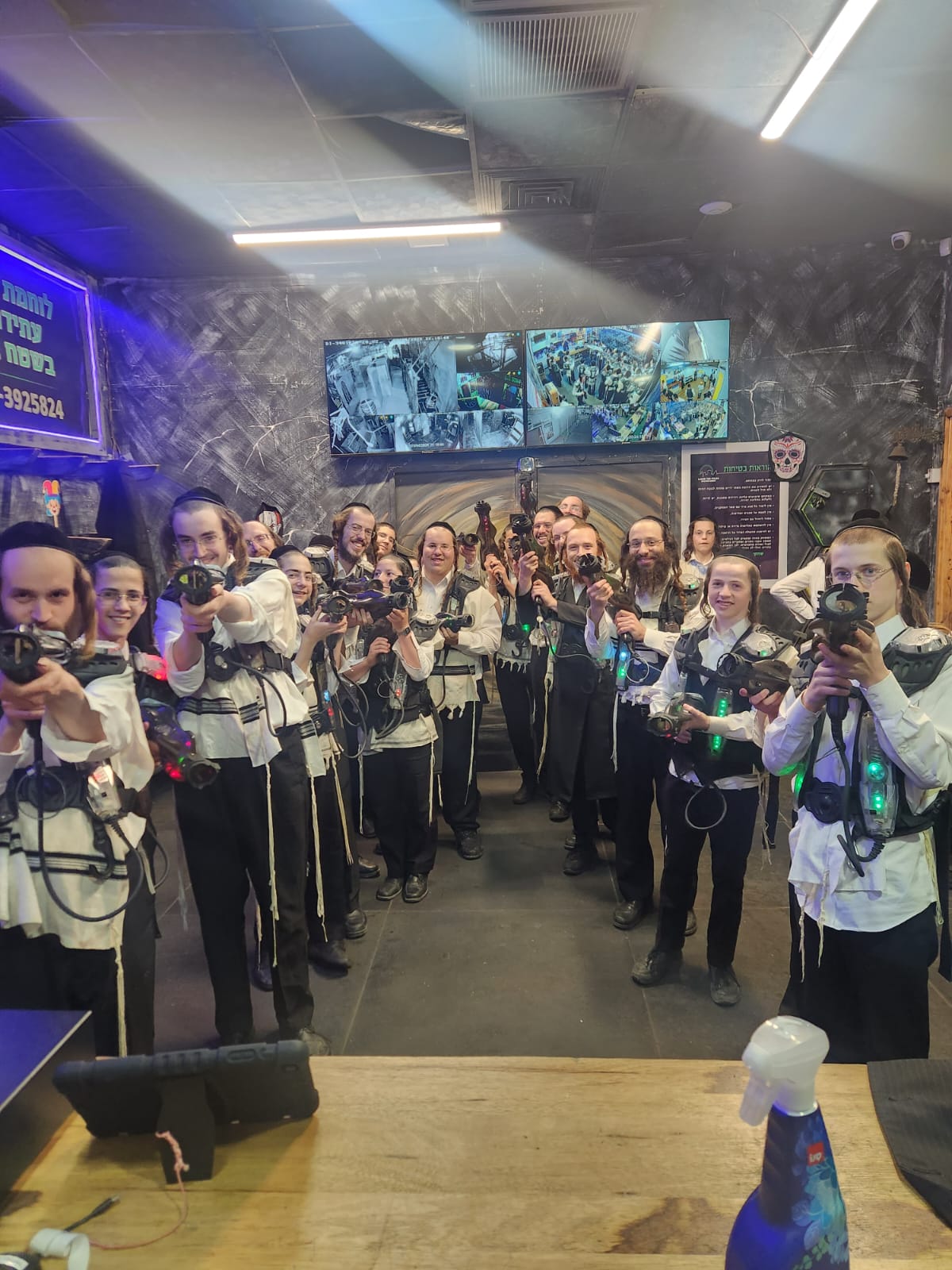 הטיול של הבחורים החסידיים בביתר עילית