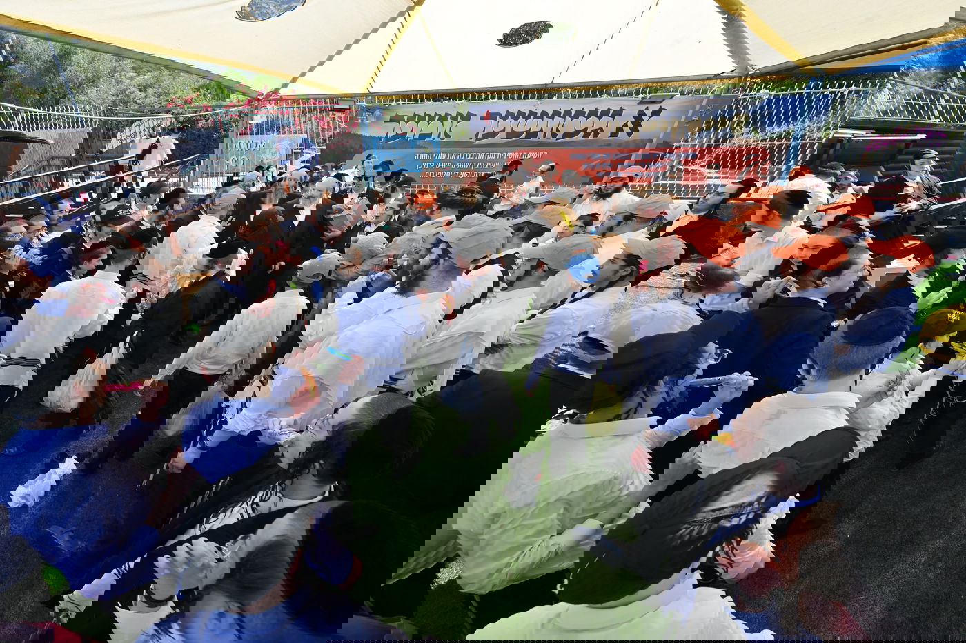 הטיול של הבחורים החסידיים בביתר עילית