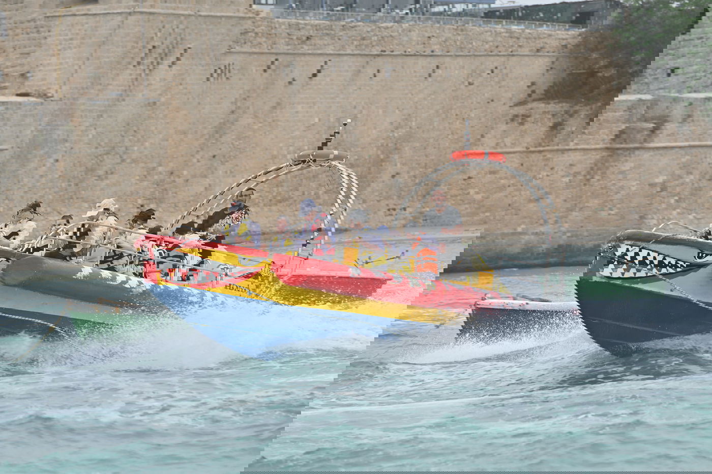 הטיול של הבחורים החסידיים בביתר עילית