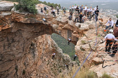 הטיול של הבחורים החסידיים בביתר עילית