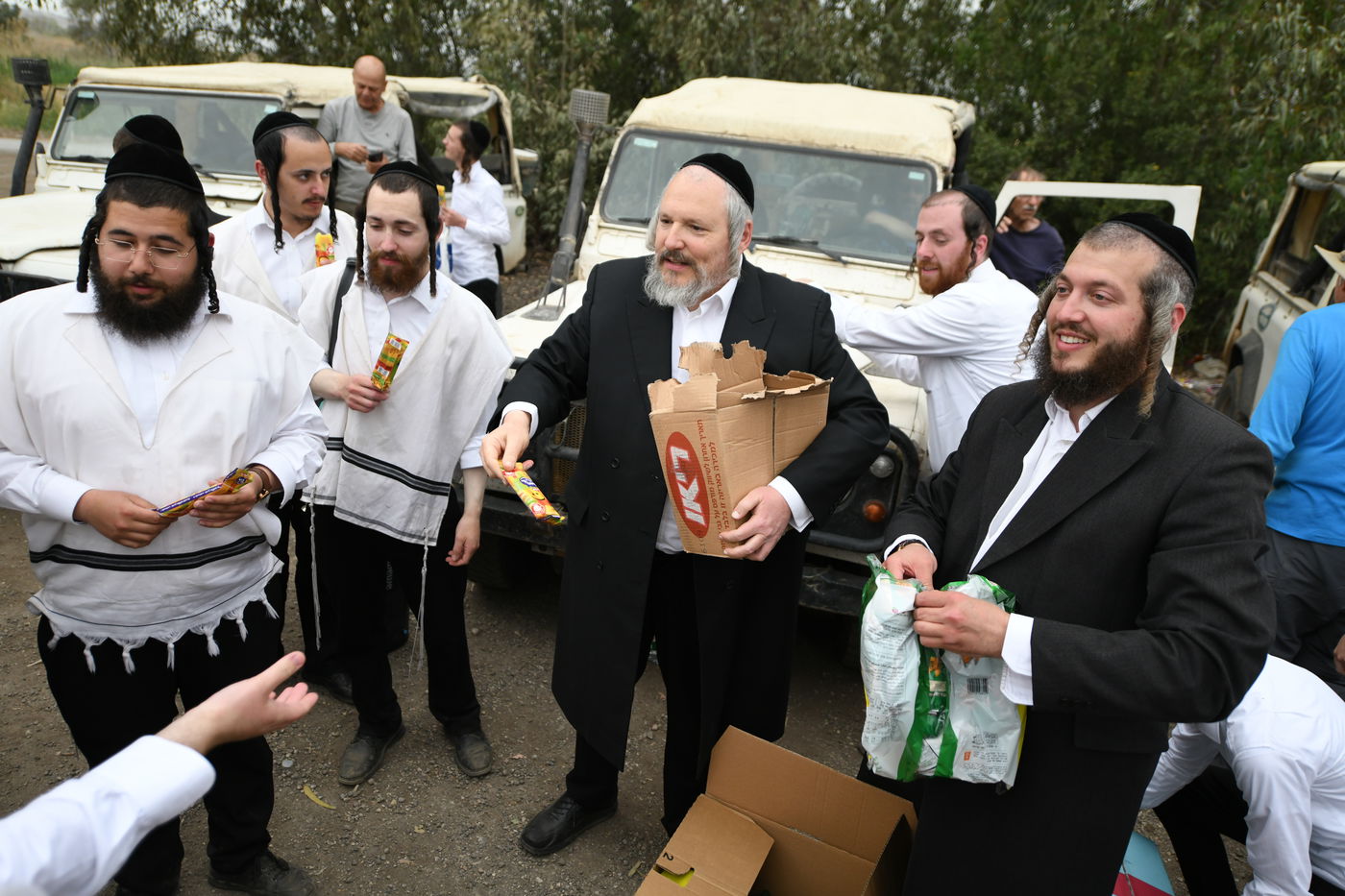 הטיול של הבחורים החסידיים בביתר עילית