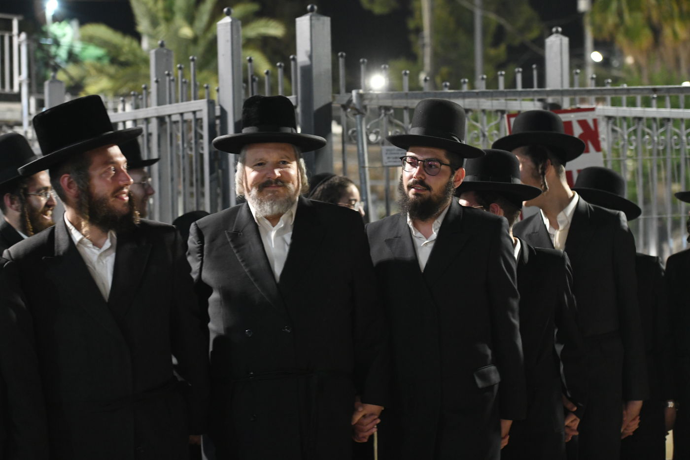 הטיול של הבחורים החסידיים בביתר עילית