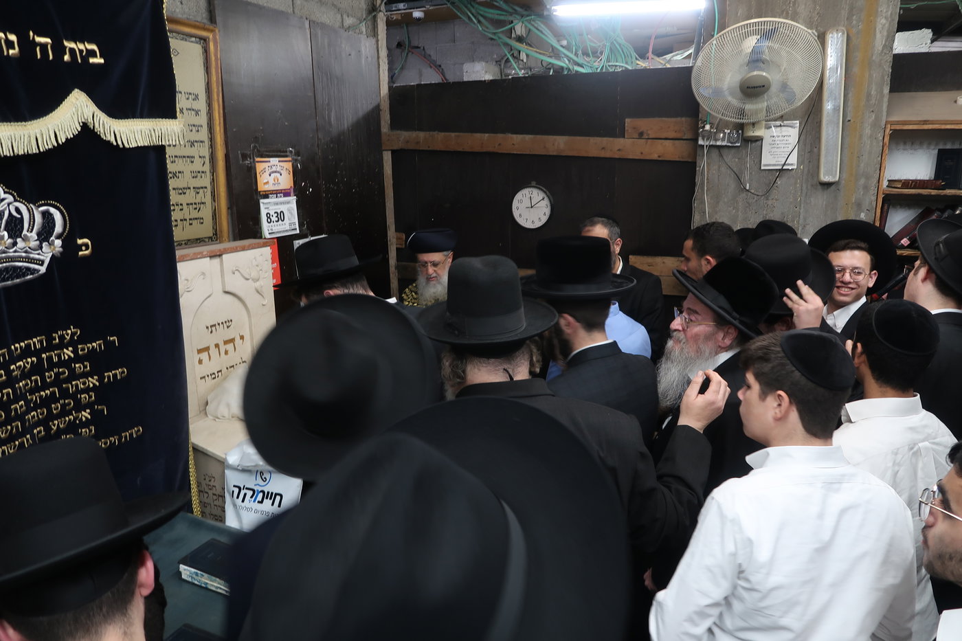 הגאון רבי דוד יוסף בתפילת ערבית וספירת העומר בשטיבלעך 'איצקוביץ'